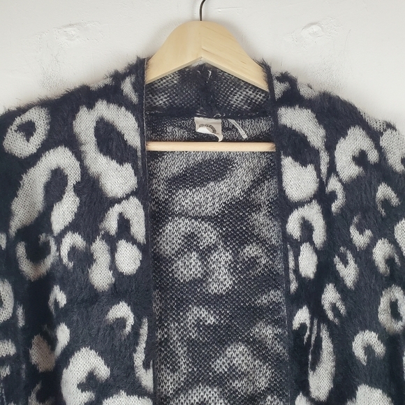 Akemi + Kin Open Cardigan One Size Black Cheetah Kimono Sleeve Long line Eyelash - Picture 7 of 10